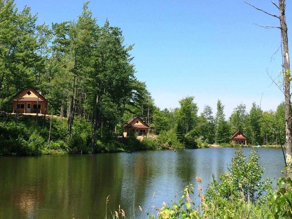 Paradis Sauvage Geronimo Saint-Etienne-de-Bolton Exterior foto